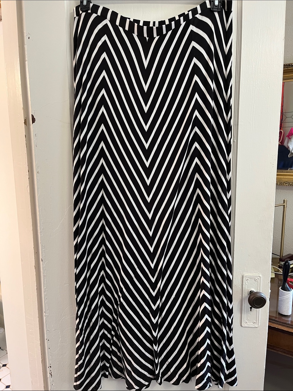 Massini Black and White Chevron Maxi Skirt